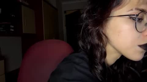 Kate online show from November 2025 04:07:02 PM