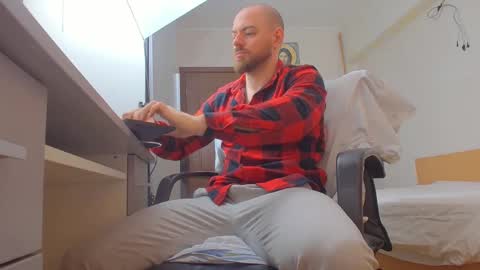 Snapshot of ryanstone_ chatting on April 2026 05:27:01 AM Ryanstone online show from April 2026 05:27:01 AM