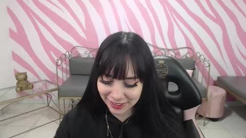 Sabrina online show from December 2025 01:09:01 PM