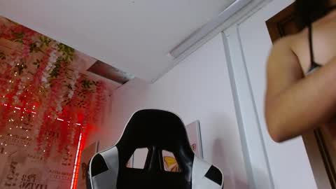 1 online show from January 2026 12:07:01 PM