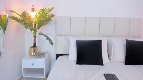 sabrina_f0xx online show from February 2026 05:30:02 AM