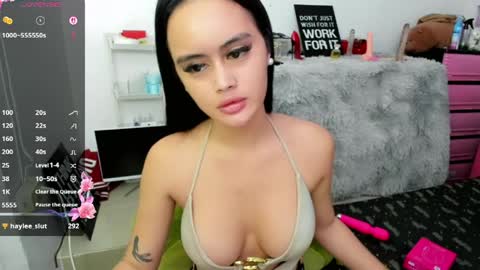 Snapshot of sabrina_inviting chatting on April 2026 06:25:02 AM Sabrina online show from April 2026 06:25:02 AM