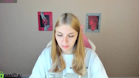 Snapshot of sabrina_moun chatting on September 2025 01:05:01 AM sabrina_moun online show from September 2025 01:05:01 AM