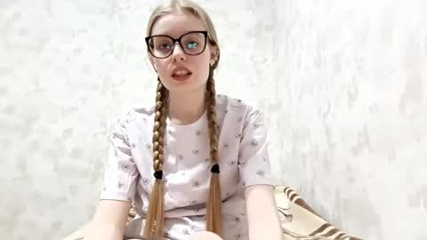 Snapshot of sabrinahandlin chatting on April 2026 06:04:02 PM Sabrina online show from April 2026 06:04:02 PM