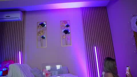 Snapshot of sabrinajadex chatting on April 2026 07:00:02 AM SabrinaJade online show from April 2026 07:00:02 AM