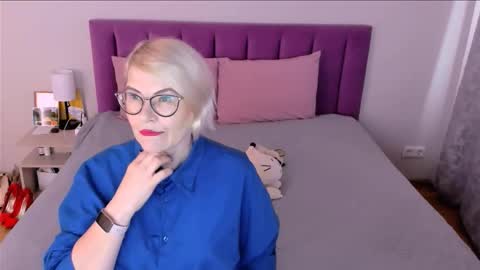 Sabrina MacMarren online show from November 2025 09:41:02 AM