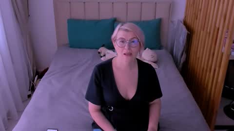 Sabrina MacMarren online show from March 2026 09:38:02 AM