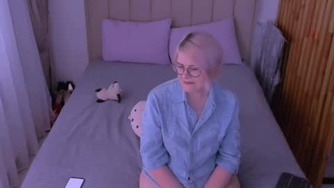 Sabrina MacMarren online show from March 2026 03:07:01 PM