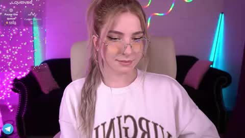 Snapshot of sabrinamuse chatting on March 2026 07:14:01 AM Sabrina online show from March 2026 07:14:01 AM