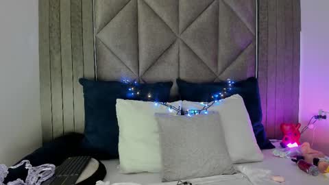 S A B R I N A  online show from February 2025 11:25:02 AM