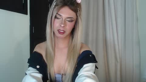 sabrinatshot online show from May 2026 03:25:01 AM