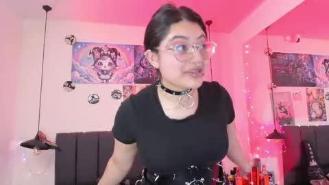 Snapshot of sabrinav_ chatting on April 2026 07:07:02 PM Sabrina online show from April 2026 07:07:02 PM