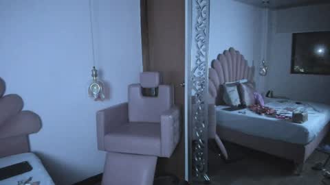 Snapshot of sabrinavantress chatting on May 2026 01:56:01 AM Sabrina Vantress online show from May 2026 01:56:01 AM