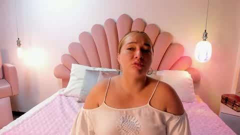 Snapshot of sabrinavantress chatting on May 2026 07:04:01 AM Sabrina Vantress online show from May 2026 07:04:01 AM