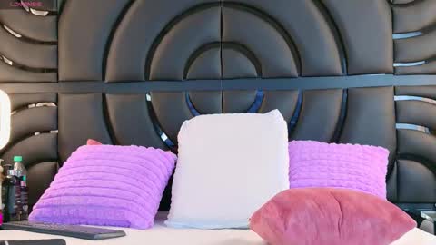 Sabrinna online show from October 2025 10:30:01 PM