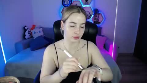 Sabrina Violet online show from November 2025 09:20:02 AM