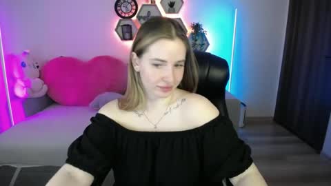 Snapshot of sabrinviolet chatting on June 2026 08:17:01 AM Sabrina Violet online show from June 2026 08:17:01 AM