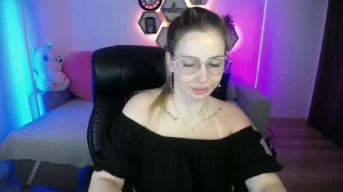 Snapshot of sabrinviolet chatting on July 2026 08:07:02 AM Sabrina Violet online show from July 2026 08:07:02 AM