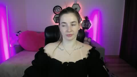 Snapshot of sabrinviolet chatting on July 2026 08:01:02 AM Sabrina Violet online show from July 2026 08:01:02 AM