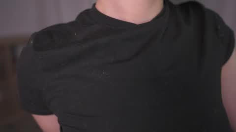 Snapshot of sadelune chatting on April 2026 04:57:01 AM An online show from April 2026 04:57:01 AM