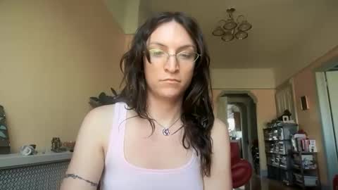 Snapshot of sadie_stars chatting on April 2026 05:04:02 PM Sadie online show from April 2026 05:04:02 PM