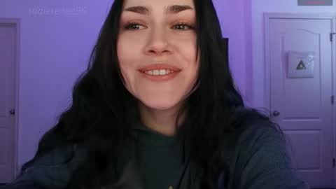 Snapshot of sadierenee96 chatting on October 2025 10:32:02 PM Sadie Renee online show from October 2025 10:32:02 PM