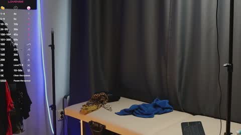 Adam online show from January 2025 08:51:01 AM