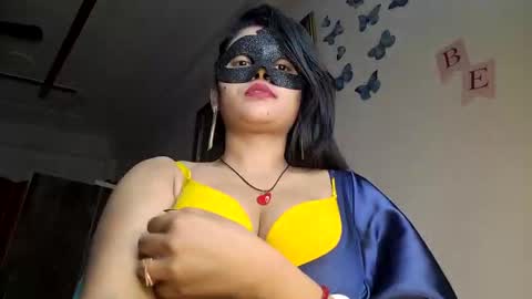 Snapshot of sahani2208 chatting on January 2025 05:30:02 PM Queen Archana online show from January 2025 05:30:02 PM