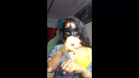 Snapshot of sahani2208 chatting on April 2026 10:14:02 AM Queen Archana online show from April 2026 10:14:02 AM