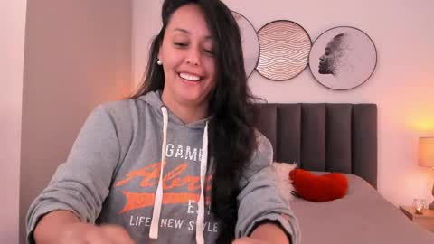 Snapshot of saharagarcia chatting on May 2026 09:32:02 PM Sahara Garcia online show from May 2026 09:32:02 PM