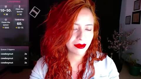 Snapshot of sahra_tayl0r_ chatting on February 2025 02:32:02 PM SARA online show from February 2025 02:32:02 PM