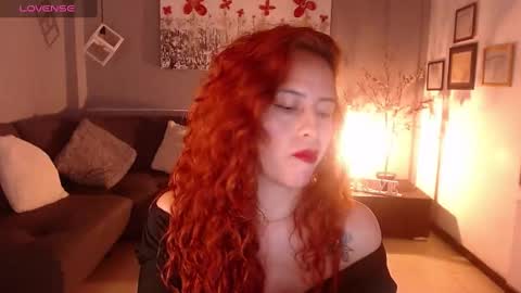 Snapshot of sahra_tayl0r_ chatting on February 2025 09:33:02 PM SARA online show from February 2025 09:33:02 PM