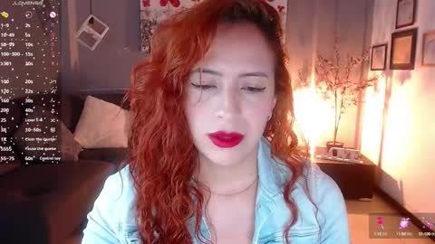 Snapshot of sahra_tayl0r_ chatting on March 2025 02:01:02 PM SARA online show from March 2025 02:01:02 PM