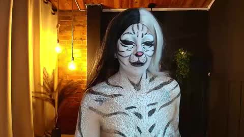 Snapshot of sahra_tayl0r_ chatting on October 2025 05:19:01 AM SARA online show from October 2025 05:19:01 AM