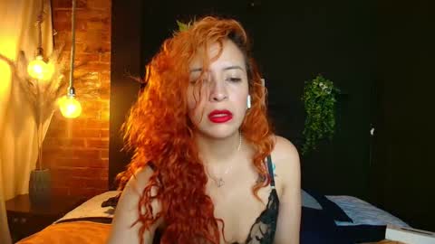 Snapshot of sahra_tayl0r_ chatting on November 2025 06:30:02 PM SARA online show from November 2025 06:30:02 PM