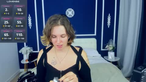 Adel online show from October 2025 12:17:02 PM