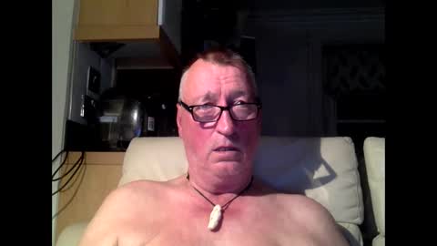 sail_naked online show from October 2025 07:01:02 PM