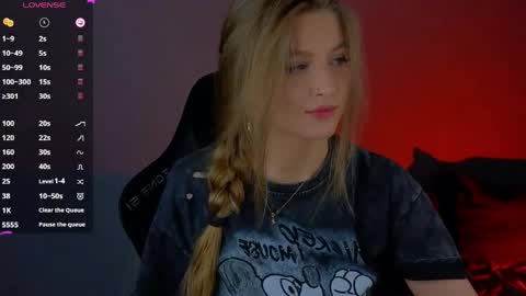 Snapshot of saillise chatting on April 2026 11:32:02 PM Sofia online show from April 2026 11:32:02 PM