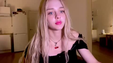 Sofia online show from December 2025 12:40:02 AM