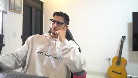 Snapshot of saimonhot1 chatting on April 2026 06:52:01 PM saimon online show from April 2026 06:52:01 PM