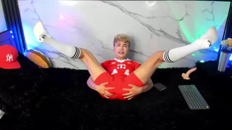 Juan online show from October 2025 01:31:02 AM