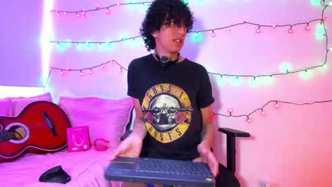 saint_dark online show from December 2025 02:13:02 PM