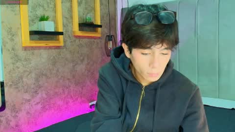 Santi online show from April 2026 02:03:02 PM