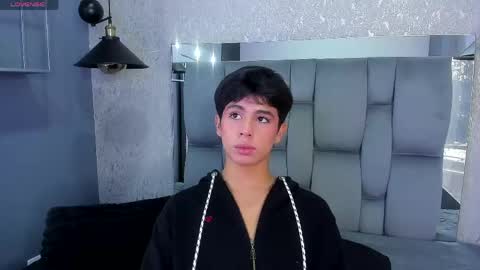 Santi online show from May 2026 01:42:02 PM