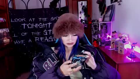    online show from December 2025 09:00:02 PM