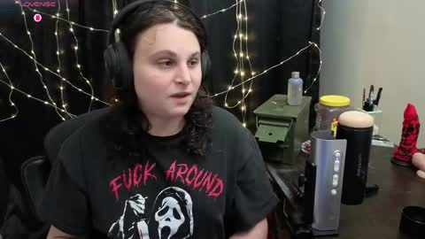 salacious_bunny online show from April 2026 08:36:01 PM