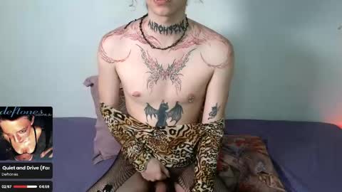 Snapshot of salemqueer_ chatting on April 2026 08:47:01 PM Sam online show from April 2026 08:47:01 PM