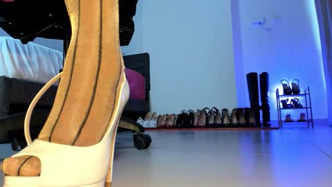 Snapshot of sali_g chatting on October 2025 03:22:02 PM Sali G  online show from October 2025 03:22:02 PM