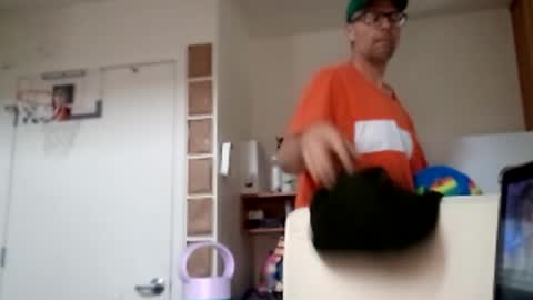 salis1981 online show from March 2025 08:40:01 PM