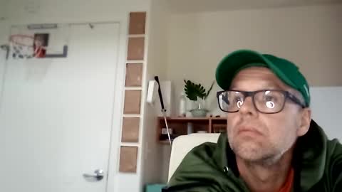 salis1981 online show from March 2025 11:42:01 PM